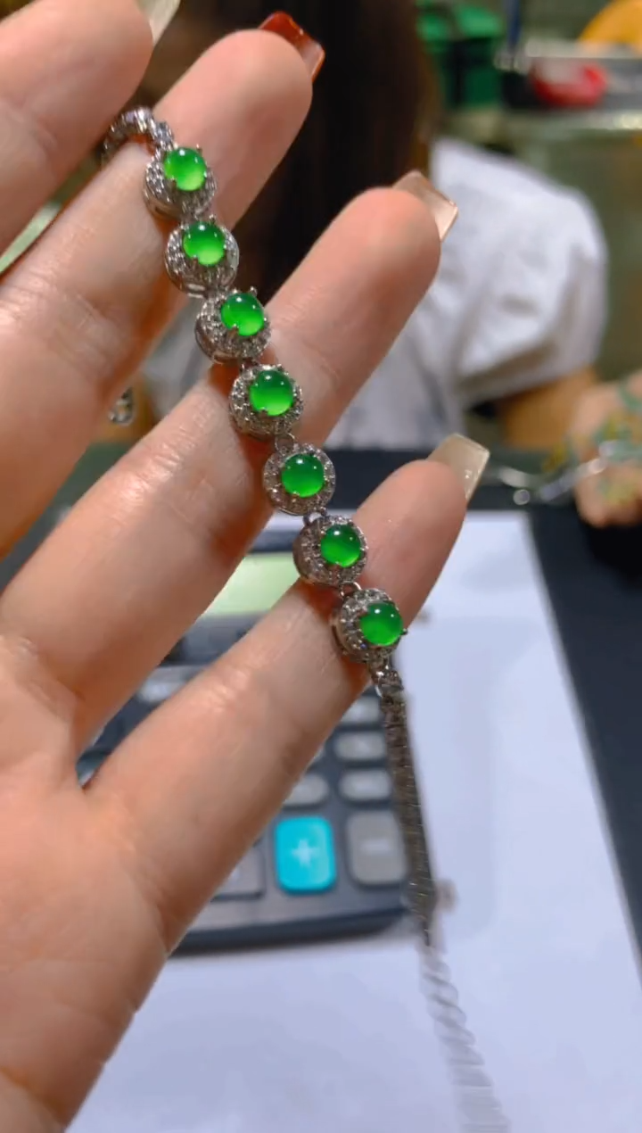 未镶嵌手链翡翠多样性发一