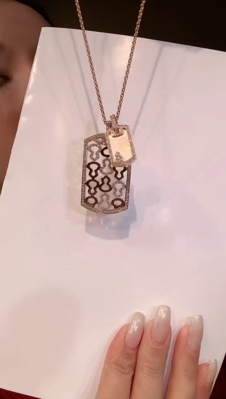 【闪购商品】钻石颈饰18K金镶嵌葫芦牌子
