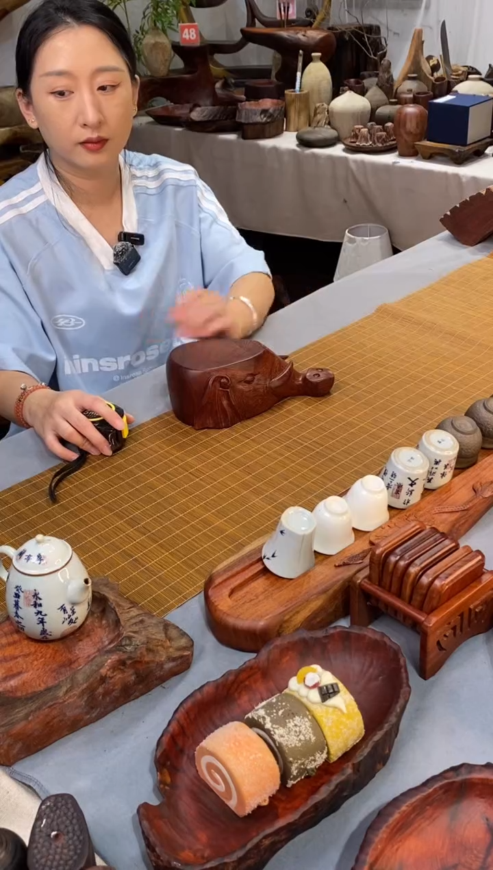 缅甸花梨木大象摆件