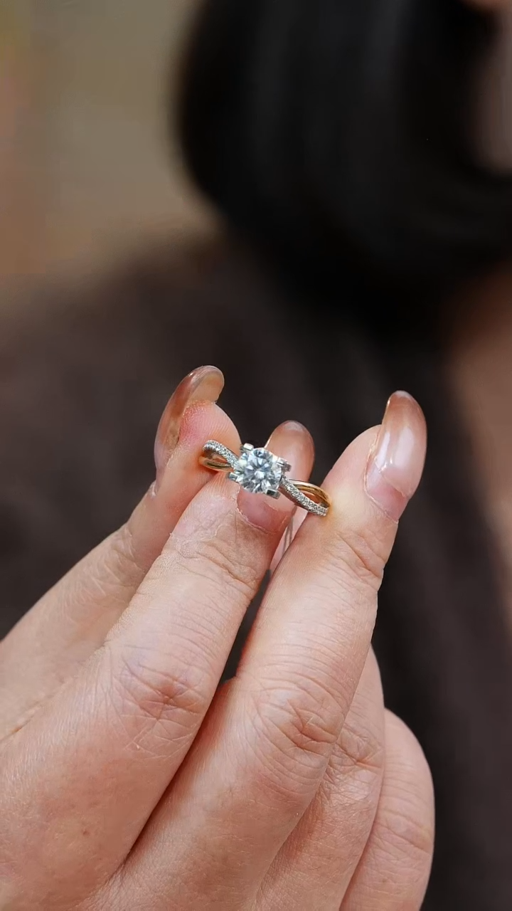 【闪购商品】合成碳硅石（莫桑石）戒指/指环18K金镶嵌014