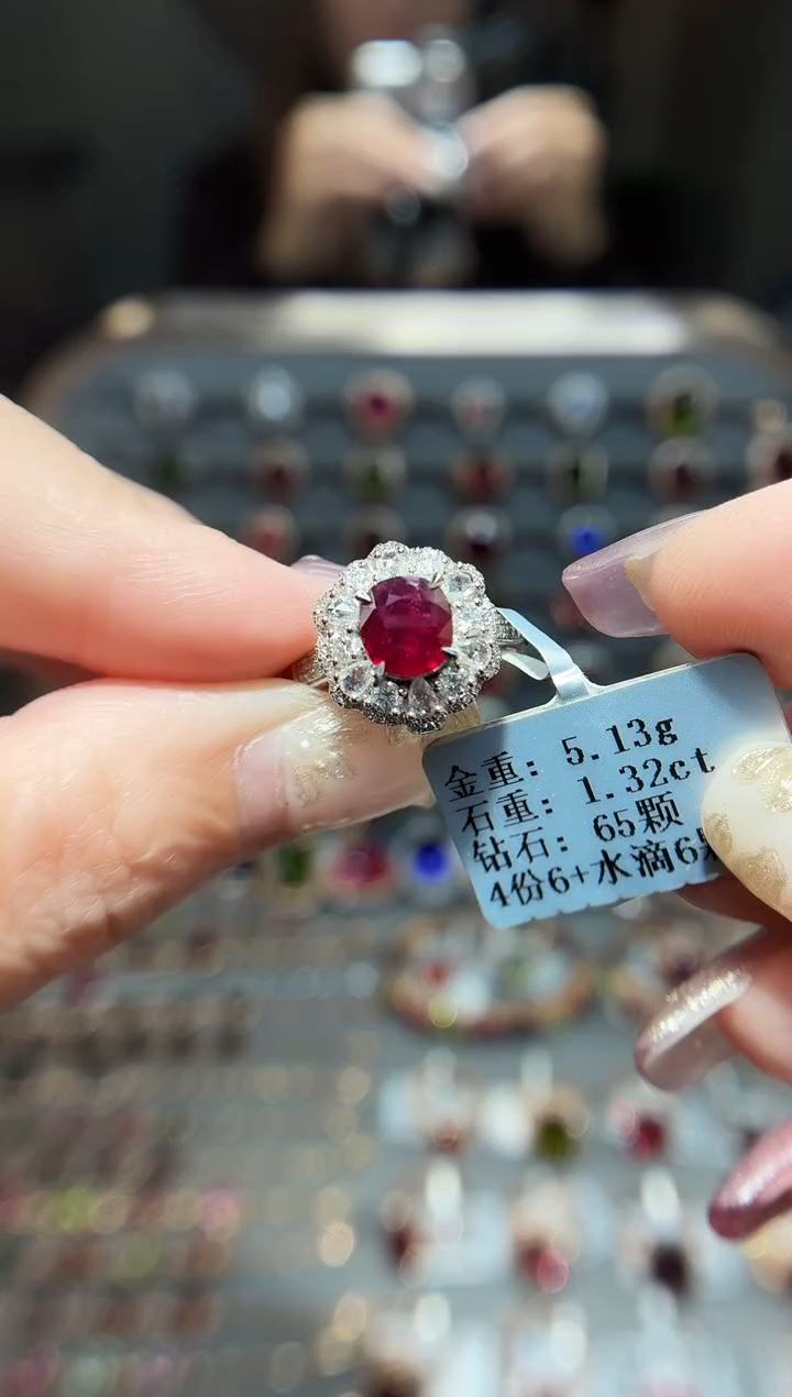 18K金镶嵌戒指红宝石1.32.