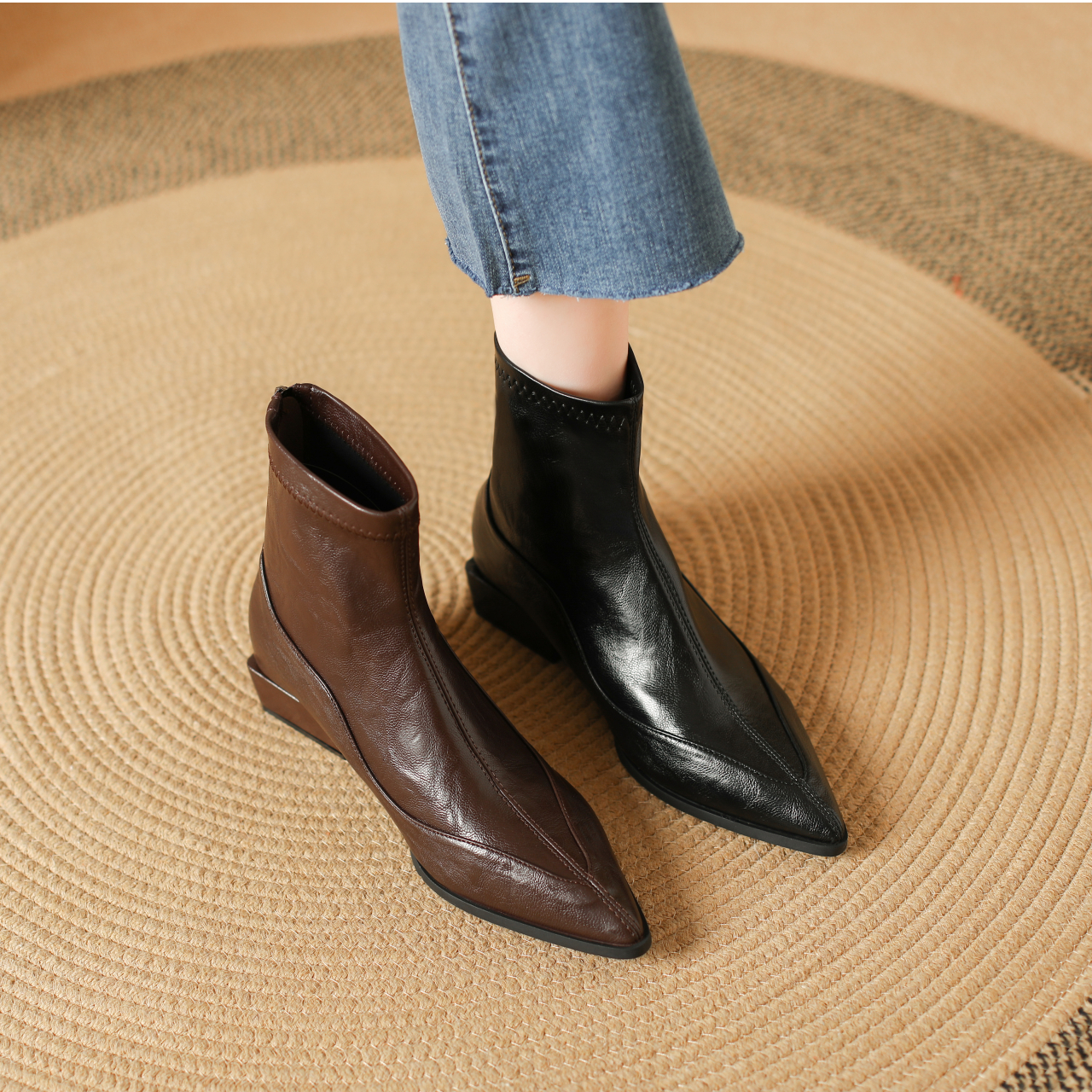 2025秋冬气质加绒真皮短靴小个子尖头瘦瘦靴软底软面时尚马丁靴