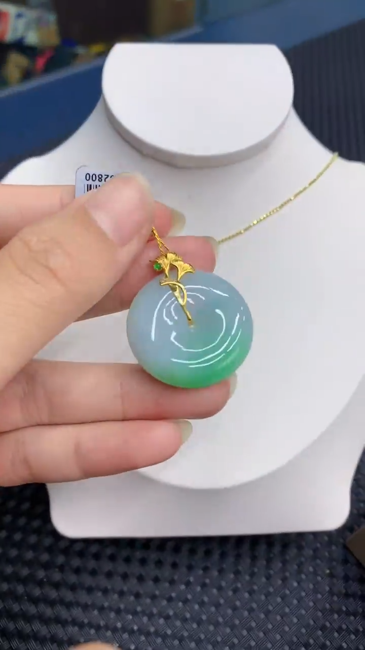 【闪购商品】翡翠颈饰18K金镶嵌            8