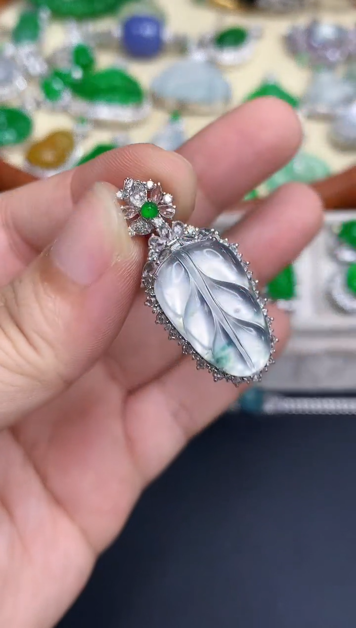 颈饰18K金镶嵌翡翠588-中国好珍宝