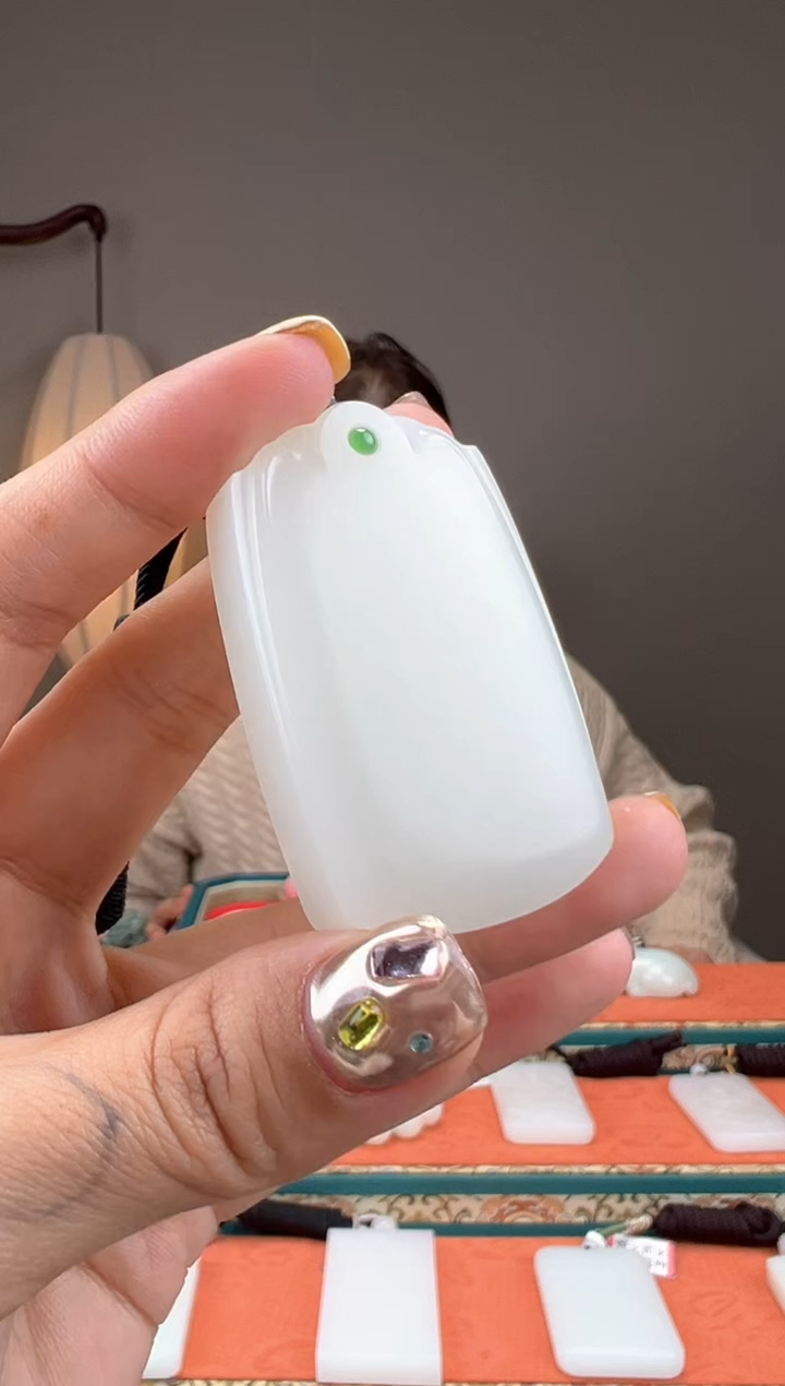 【闪购商品】和田玉颈饰未镶嵌1