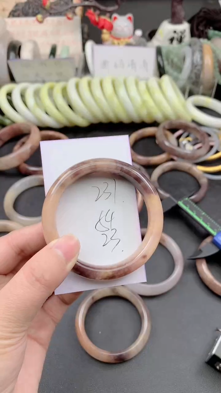 未镶嵌手镯石英质玉231