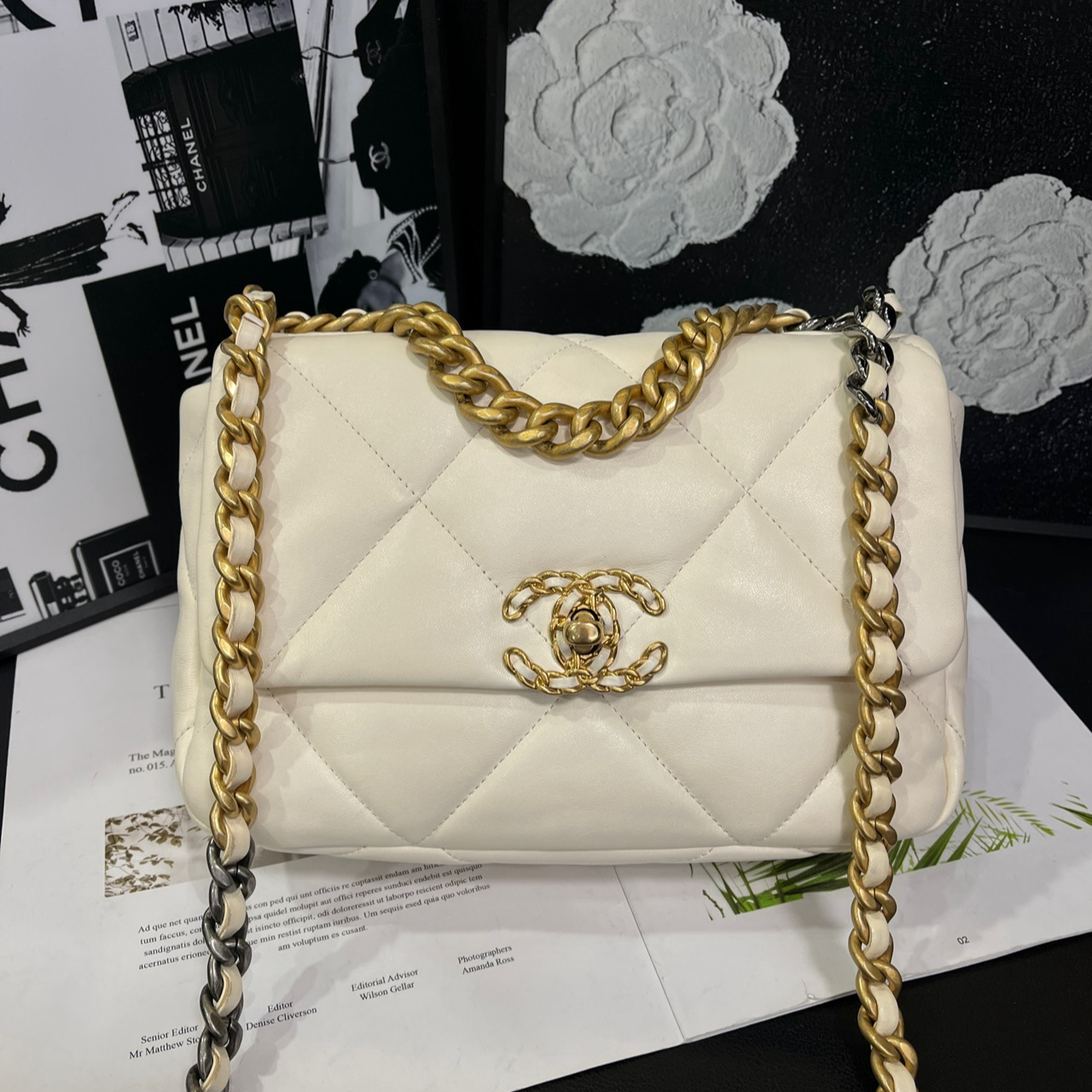95新 Chanel/香奈儿 芯片款奶白色小号19bag斜挎包B1533