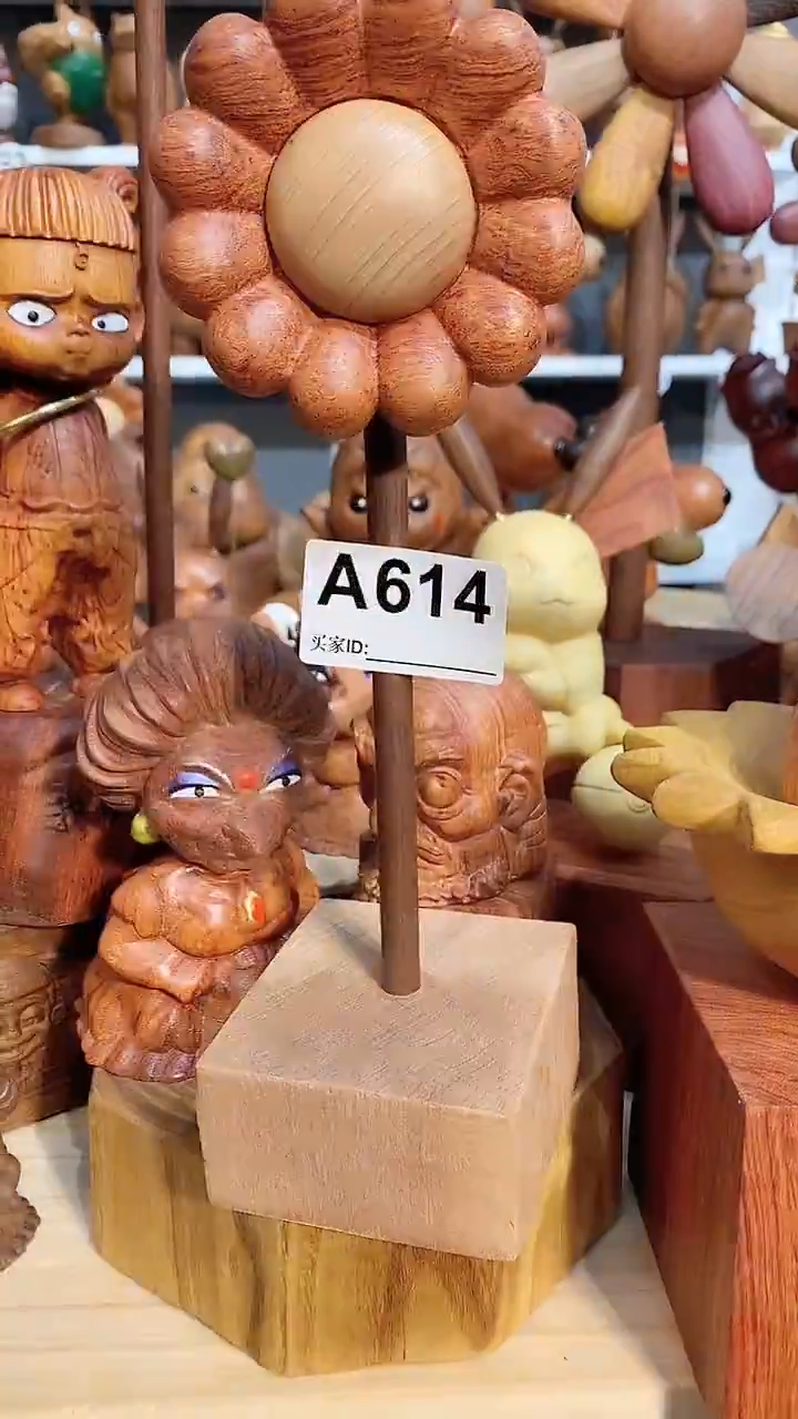 【闪购商品】木木雕摆件可爱卡通