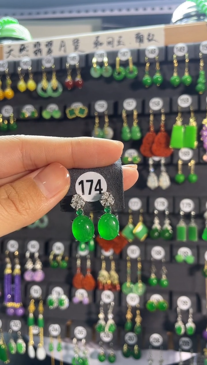 【闪购商品】翡翠耳饰银S925镶嵌174...