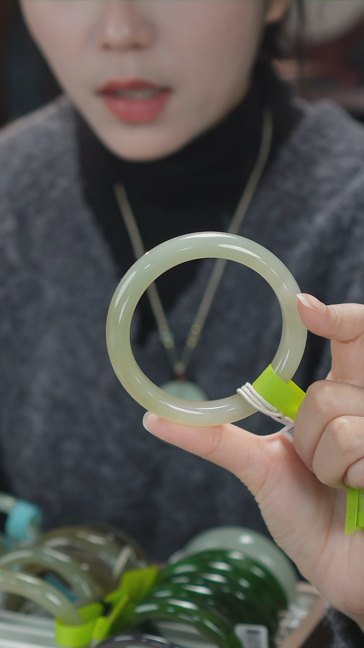 【闪购商品】和田玉手镯未镶嵌天然和田玉手镯拍一发一59