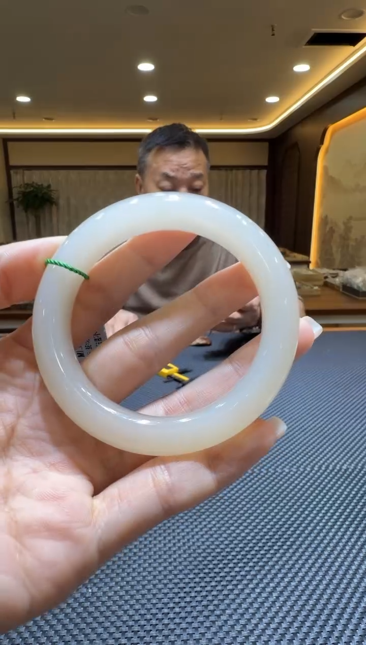 颈饰未镶嵌和田玉手镯55