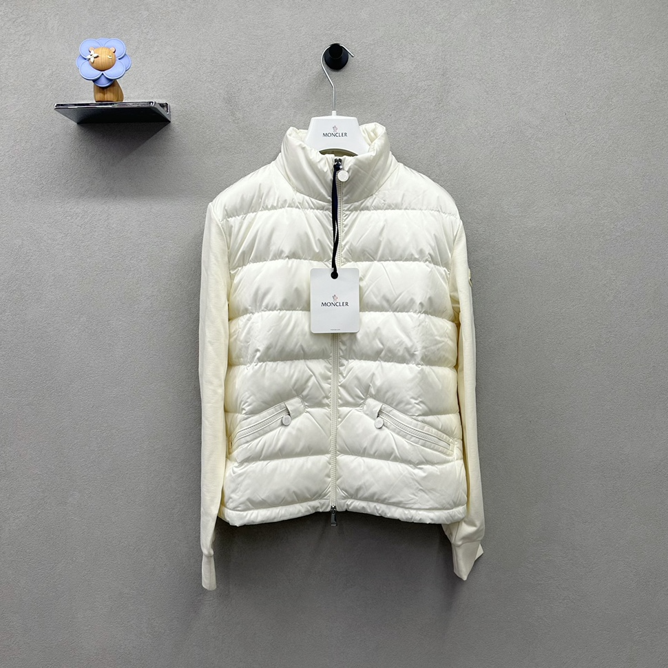 全新未使用 MONCLER Padded Corduroy羽绒服/尺码L/FH010083