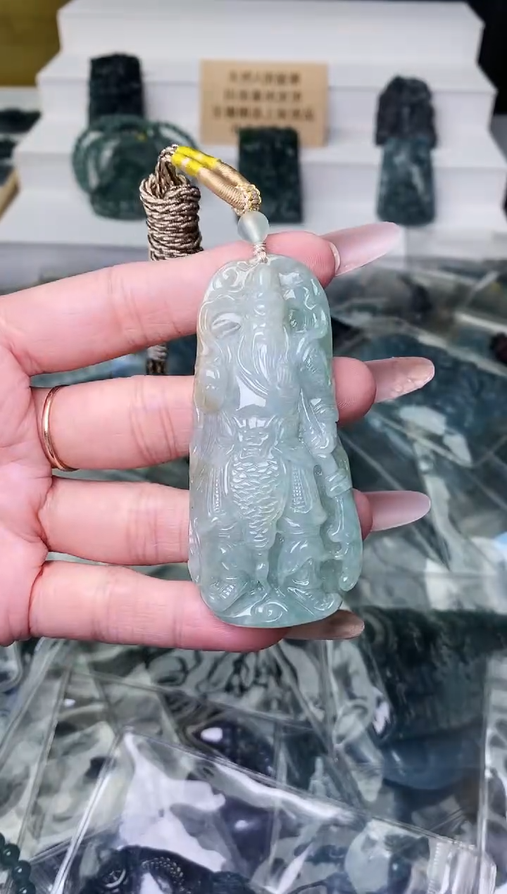 颈饰未镶嵌翡翠 