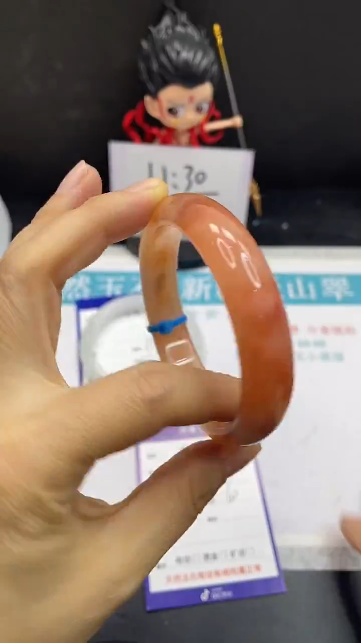 未镶嵌手镯石英质玉30