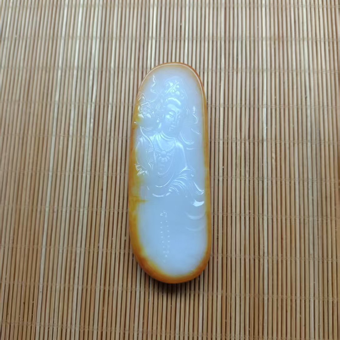 新疆和田玉莲花观音挂件