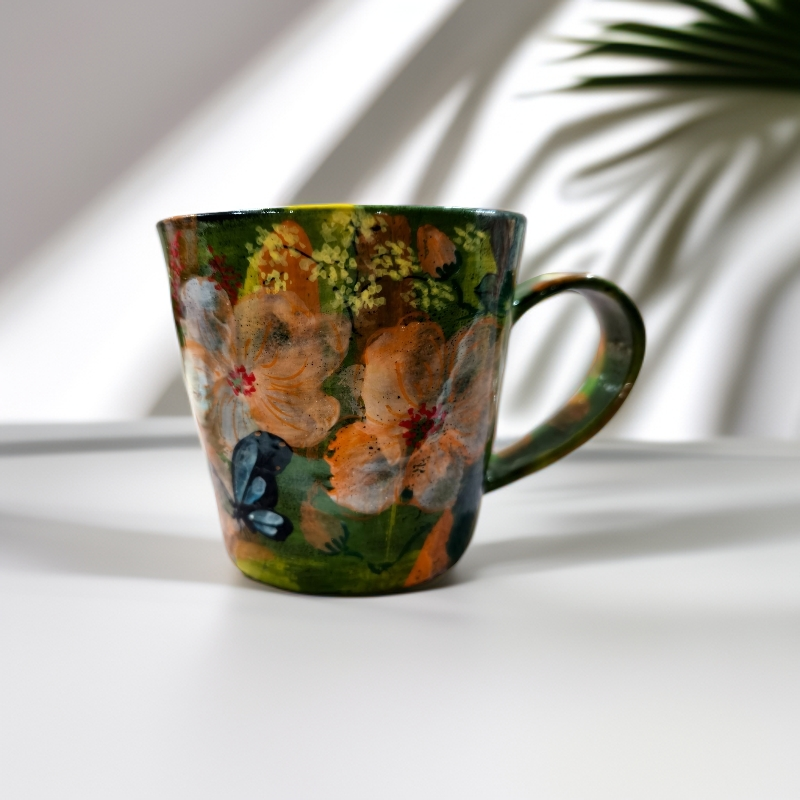 贰俩设计师款绿底马克杯手工手绘蝴蝶花卉咖啡杯茶水杯250ml左右