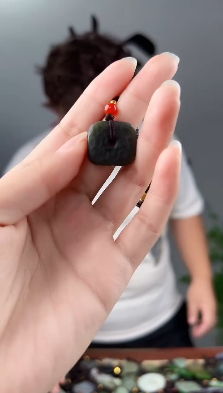 和田玉未镶嵌颈饰拍一发一，多样性发货