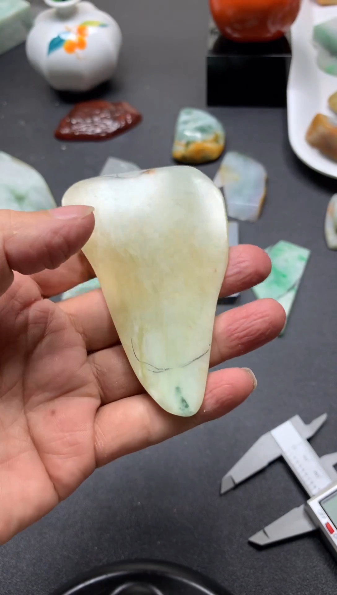 【闪购商品】翡翠颈饰未镶嵌天然翡翠A货