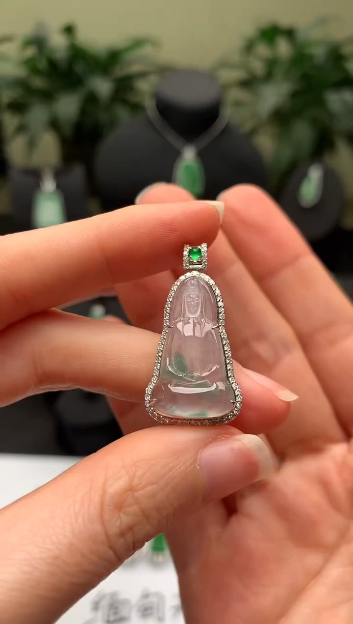 【闪购商品】翡翠颈饰18K金镶嵌观音