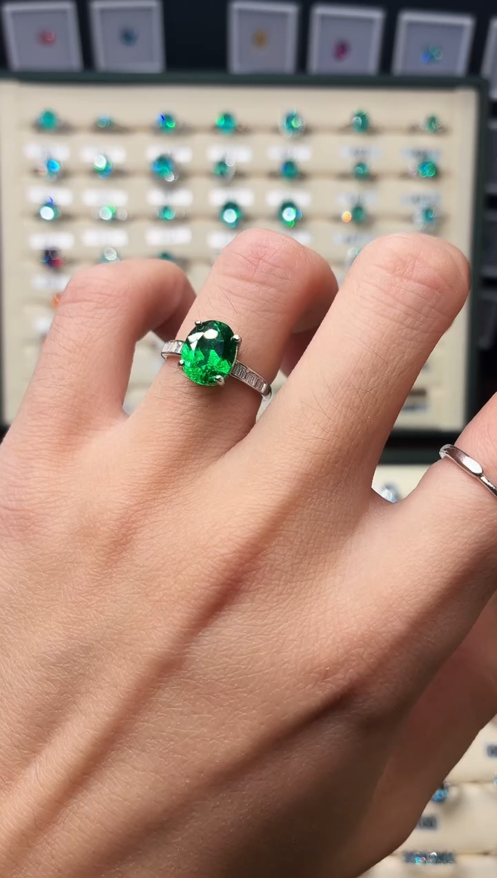 无925银轻奢石榴沙弗莱色女神戒