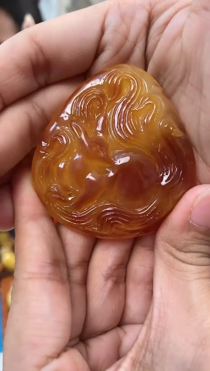 【闪购商品】蜜蜡裸石未镶嵌天然琥珀蜜蜡九尾