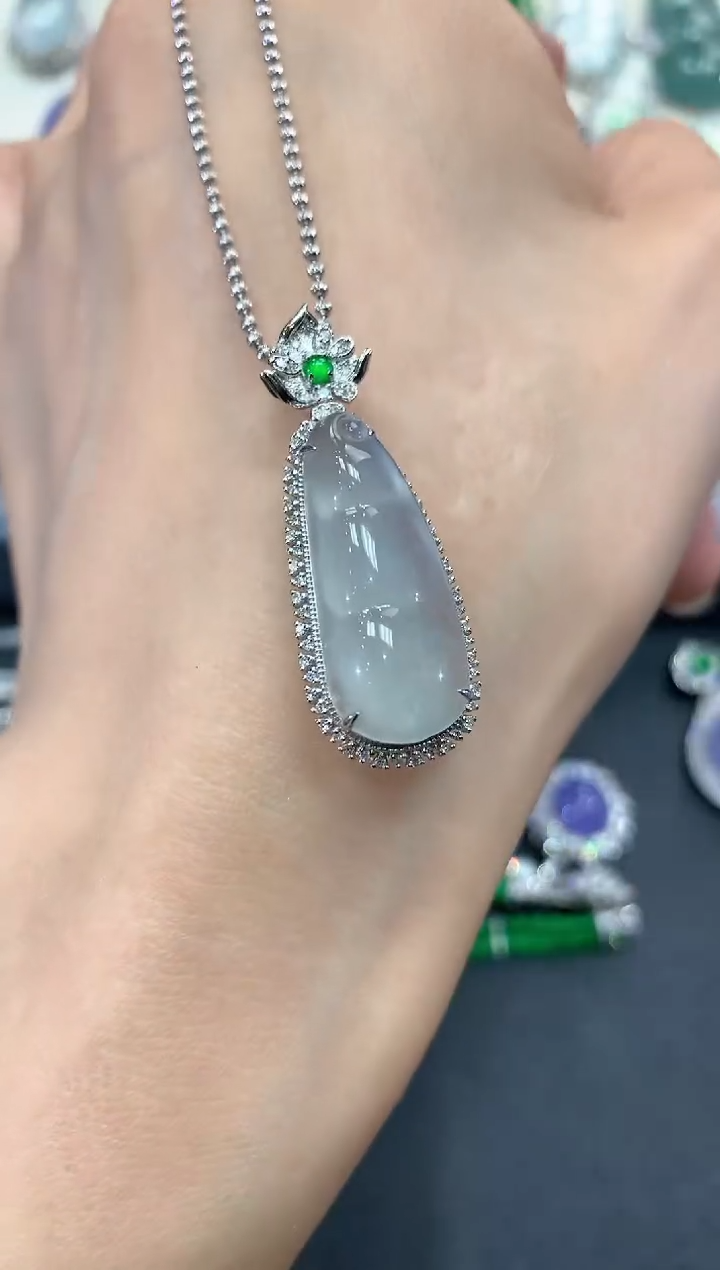 【闪购商品】翡翠吊坠(不含链)18K金镶嵌w8