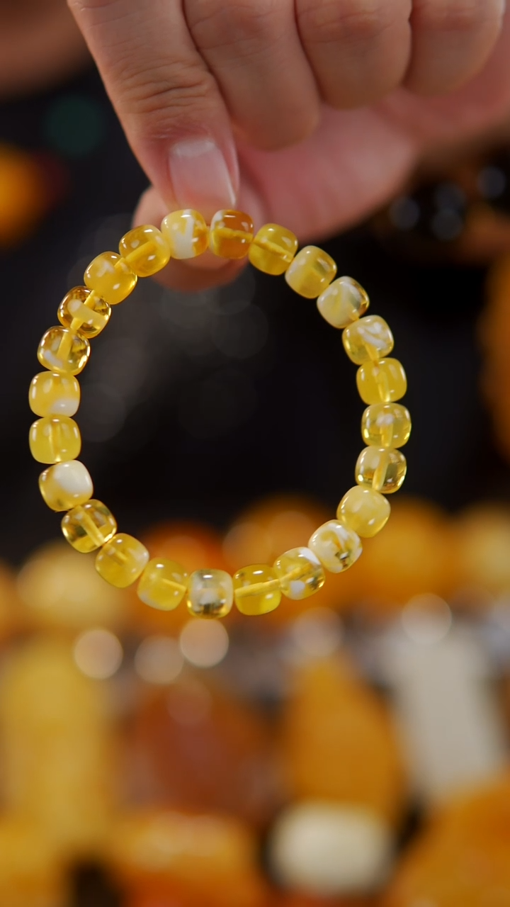 【闪购商品】蜜蜡手链未镶嵌金瓷白老型手串9.59