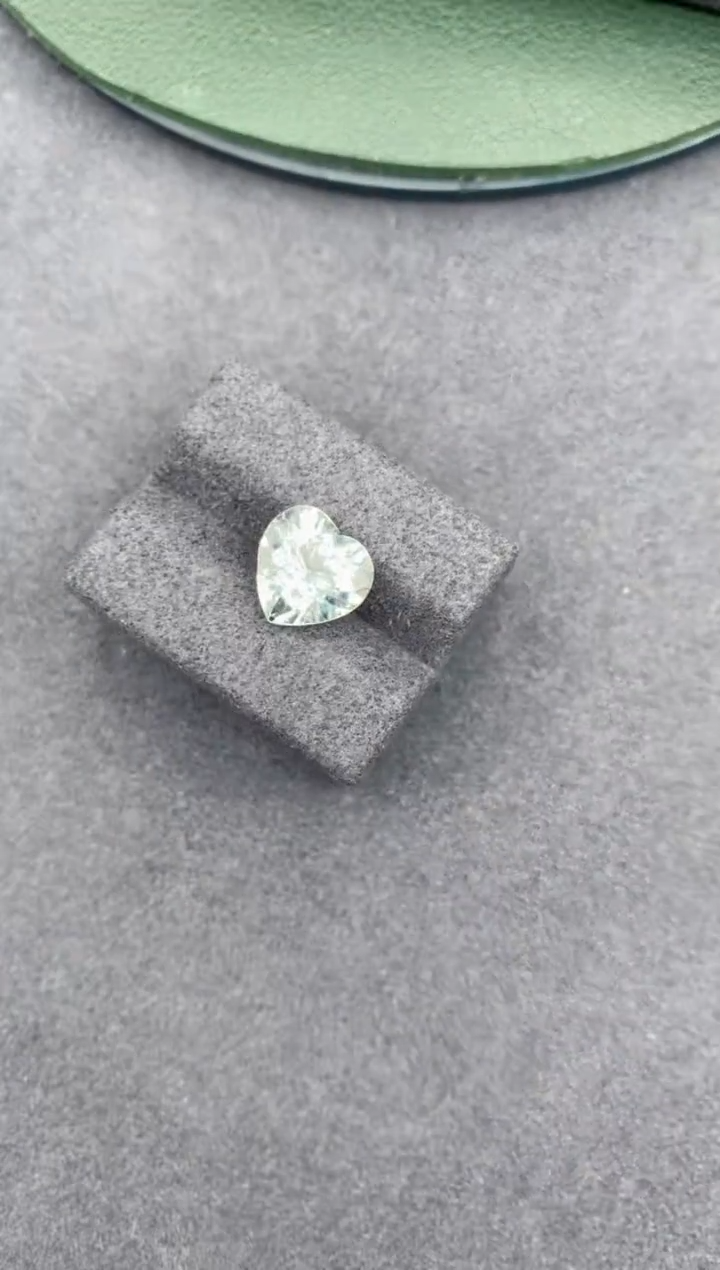 【闪购商品】绿柱石裸石未镶嵌3ct 白色绿柱石