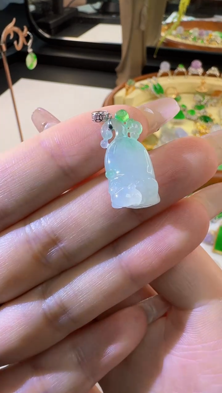 【闪购商品】翡翠颈饰18K金镶嵌缅甸翡翠吊坠