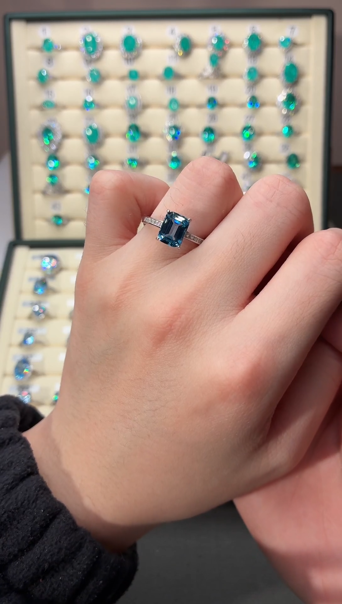 银S925镶嵌戒圈海蓝宝石000000      