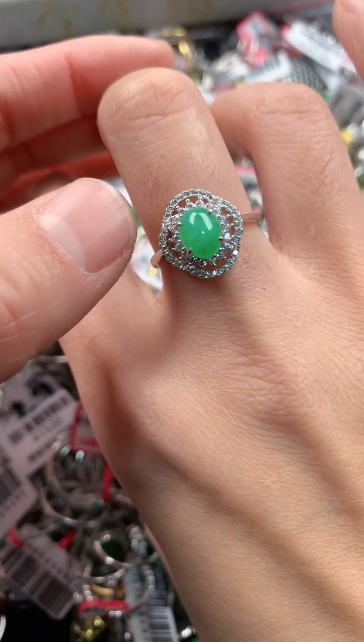 银S925镶嵌戒指翡翠666       2