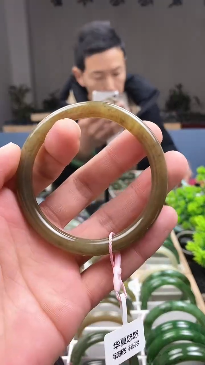 【闪购商品】和田玉手镯未镶嵌57