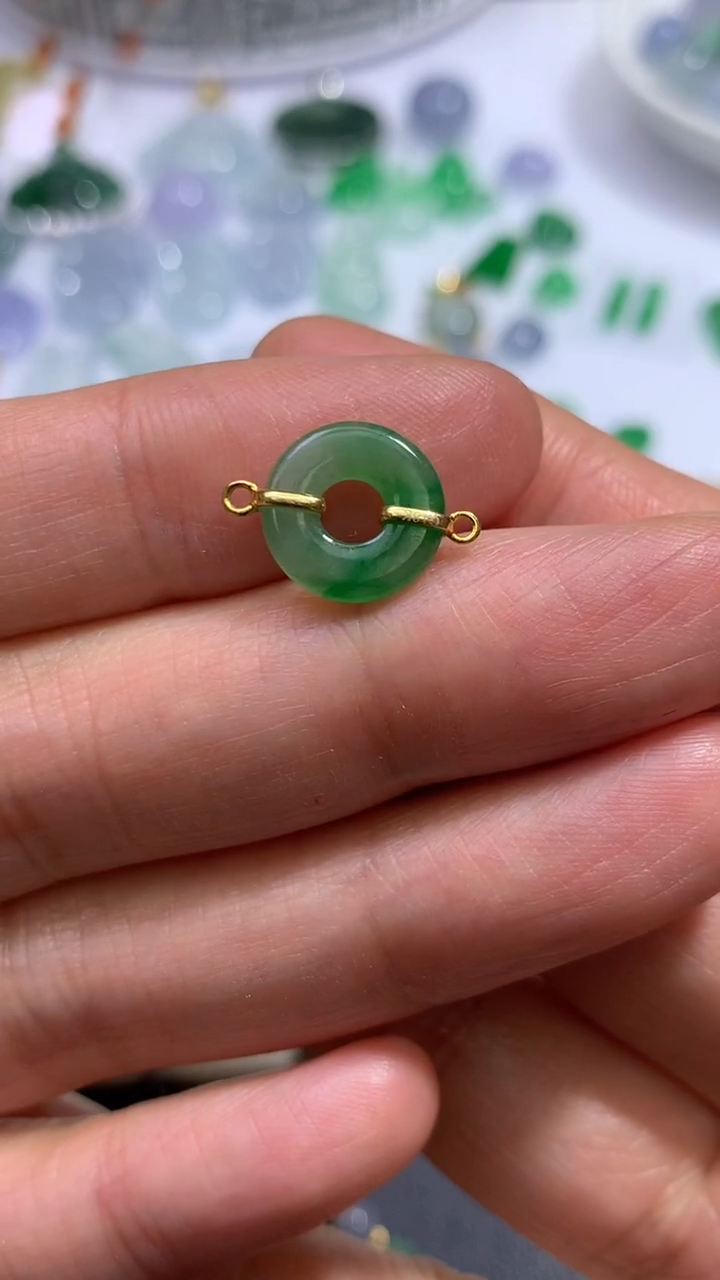 18K金镶嵌定制翡翠18K金镶嵌 定制翡翠