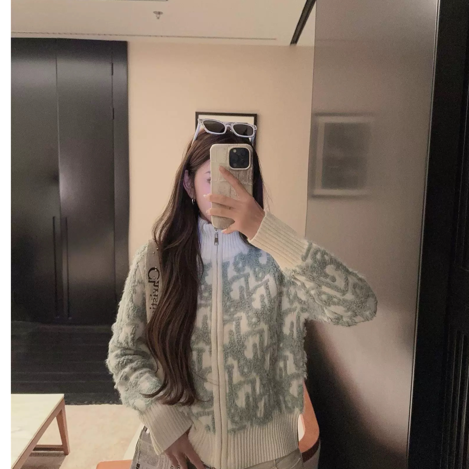 【艺术旅途】字母提花针织开衫外套