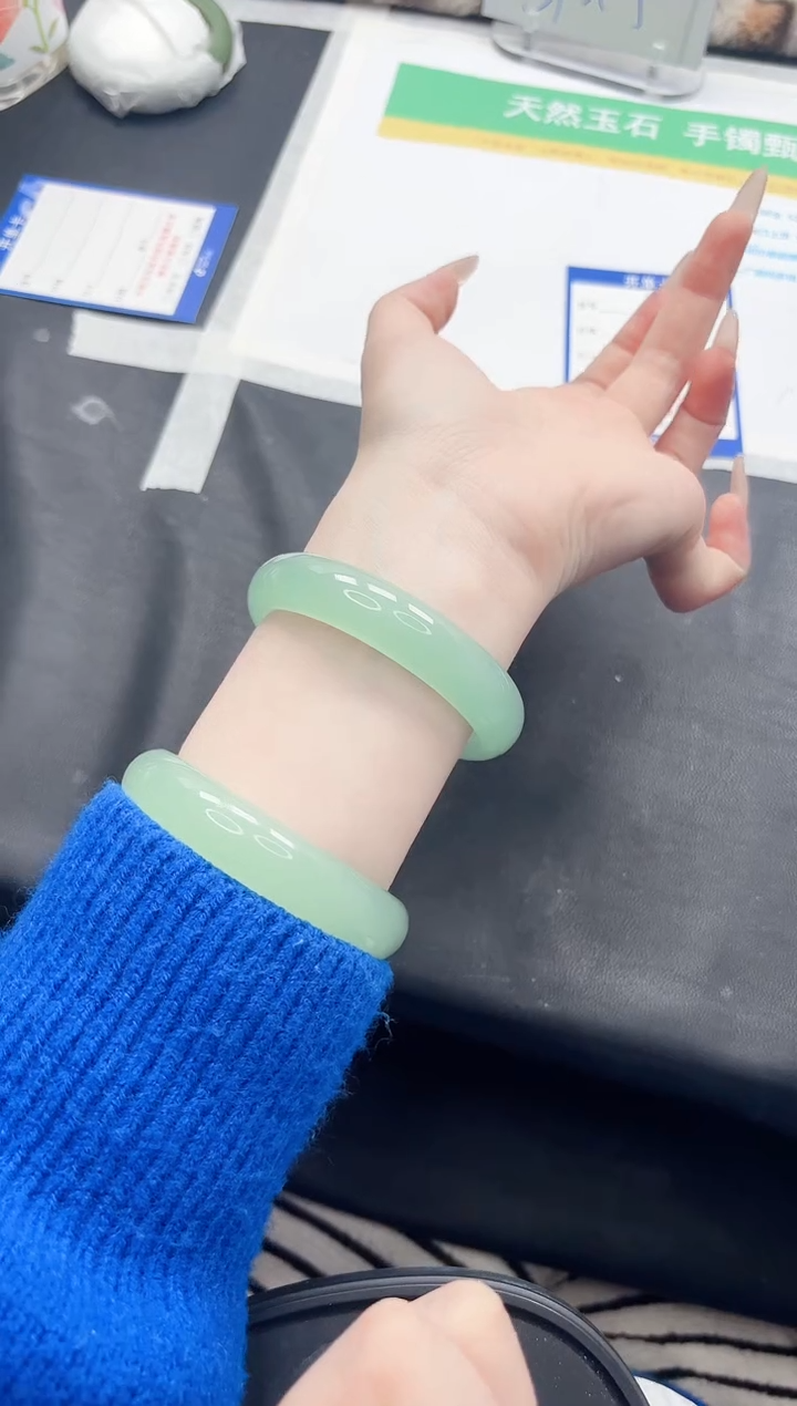 【闪购商品】石英质玉手镯未镶嵌305-58