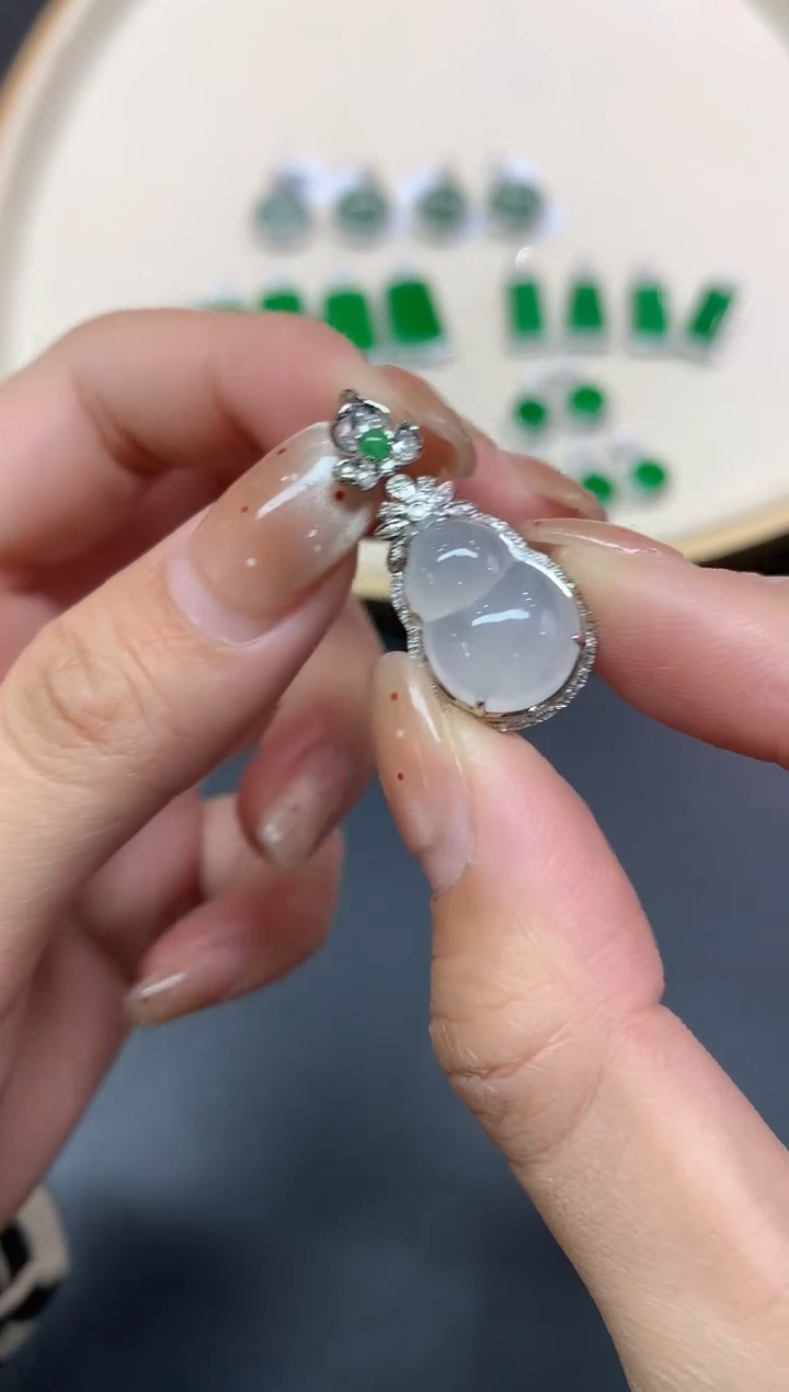 【闪购商品】翡翠吊坠(不含链)18K金镶嵌吊坠A376|3980