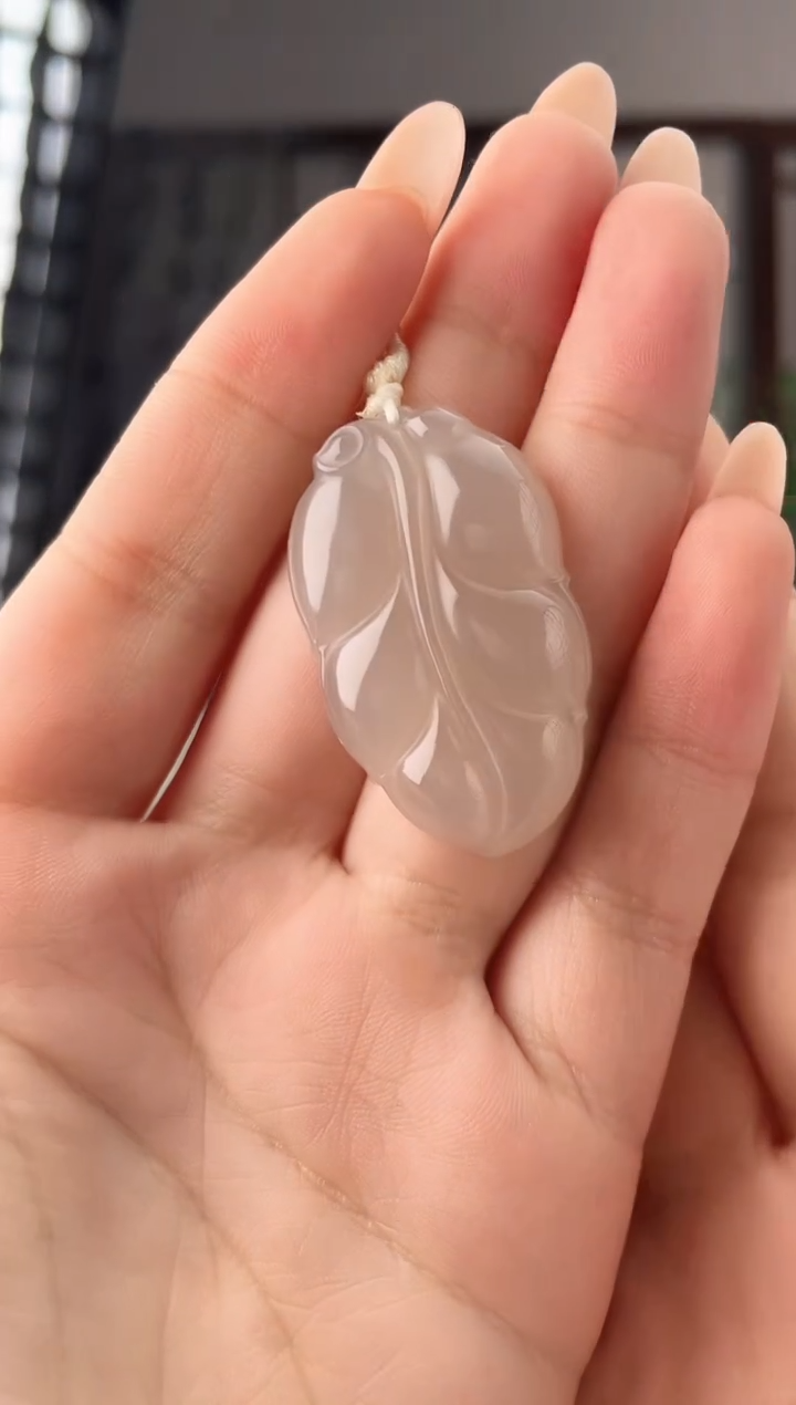 颈饰未镶嵌和田玉叶子 无