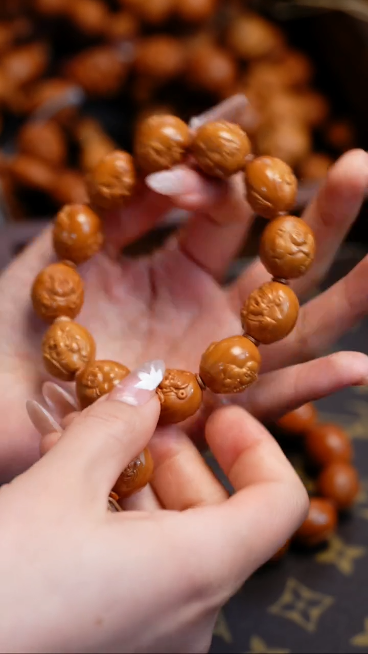 【闪购商品】橄榄核吊坠苏工橄榄核