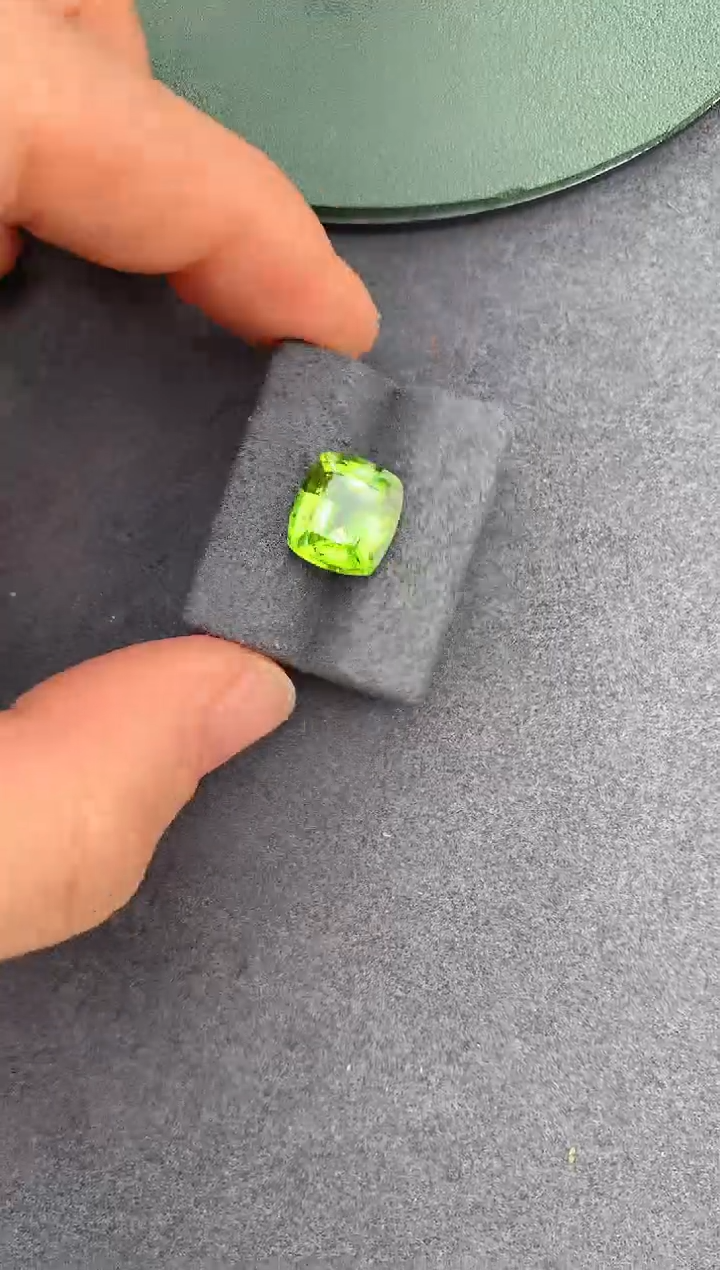 【闪购商品】橄榄石裸石未镶嵌5.2ct橄榄石