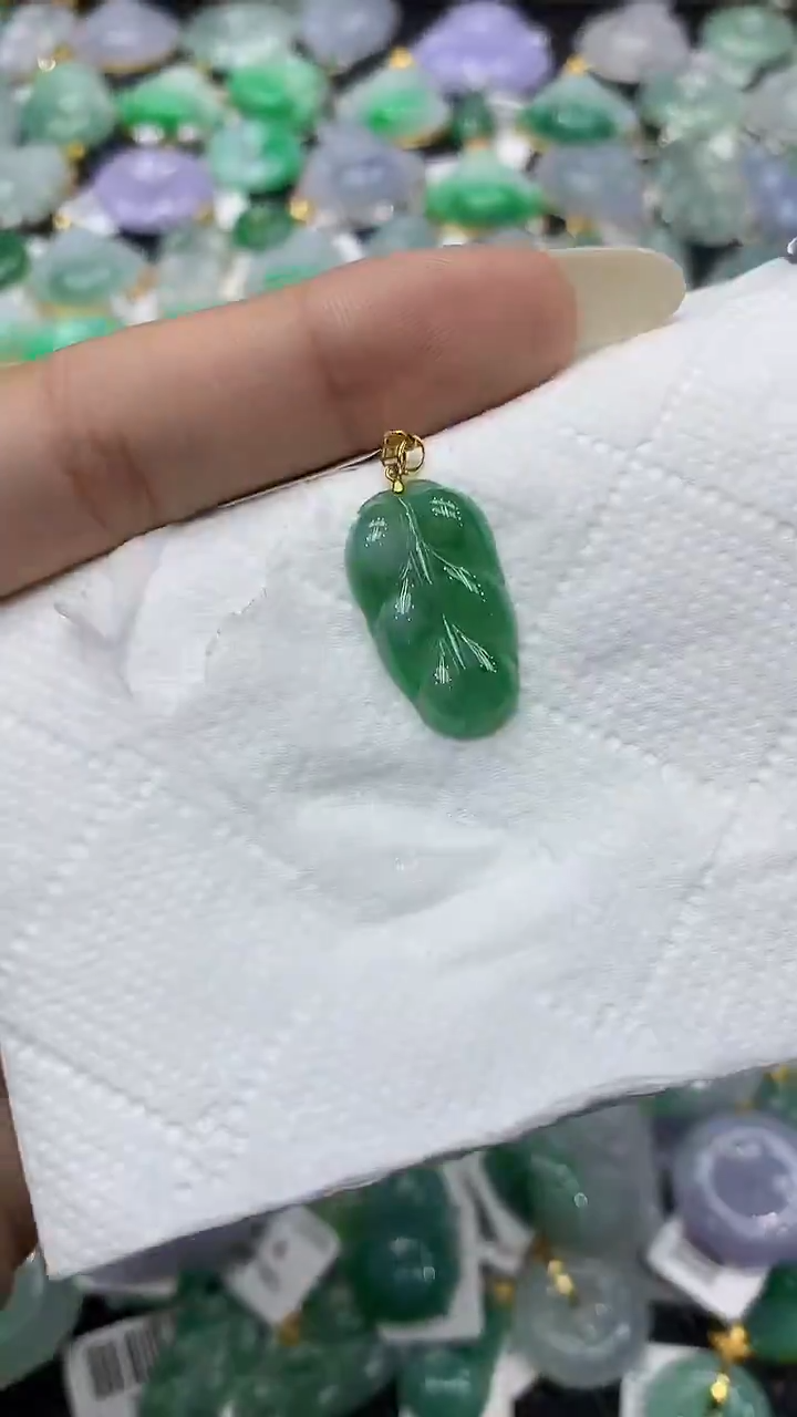 颈饰18K金镶嵌翡翠11111111111