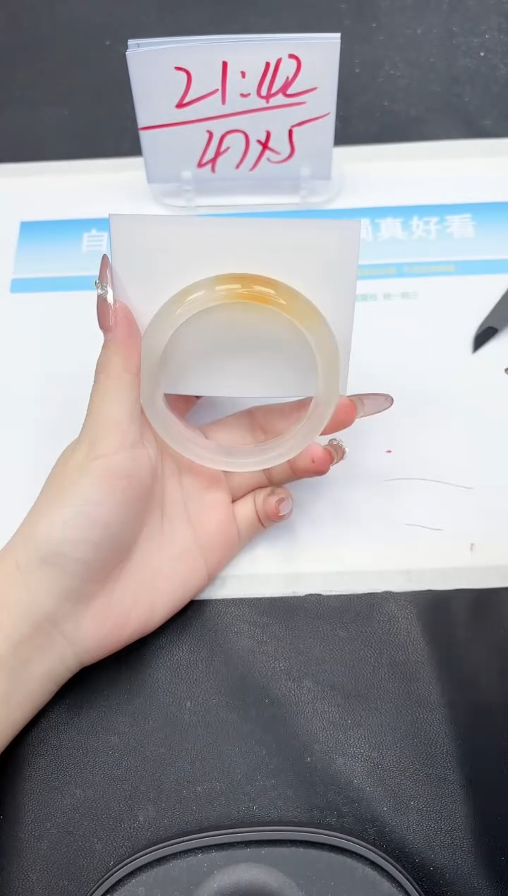 【闪购商品】石英质玉手镯未镶嵌109-58.4