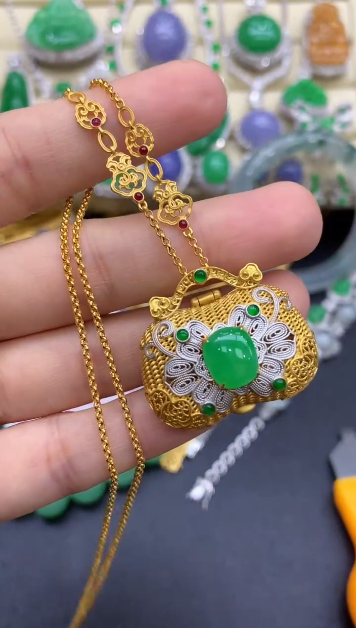 颈饰18K金镶嵌翡翠509-中国好珍宝