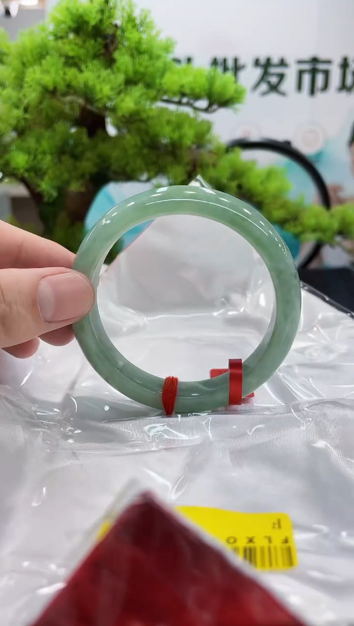 【闪购商品】翡翠手镯未镶嵌手镯