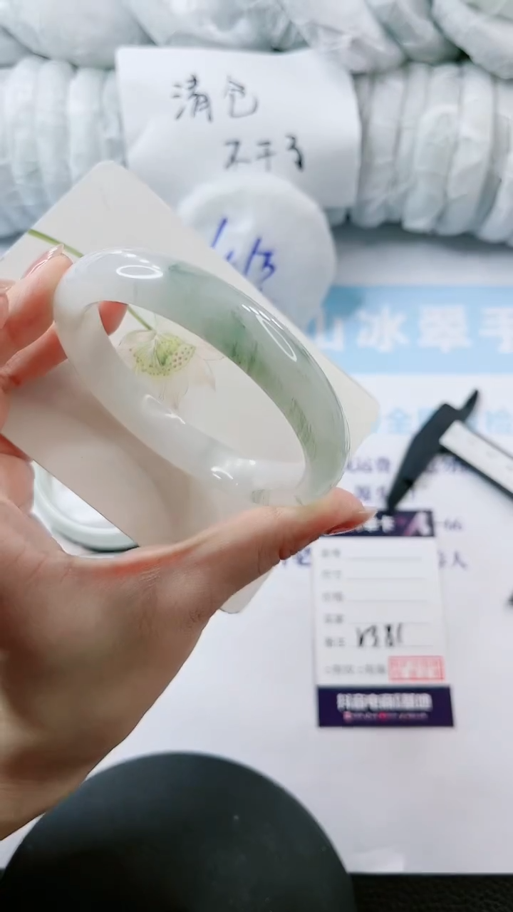 【闪购商品】石英质玉手镯未镶嵌多样性发货V381-62