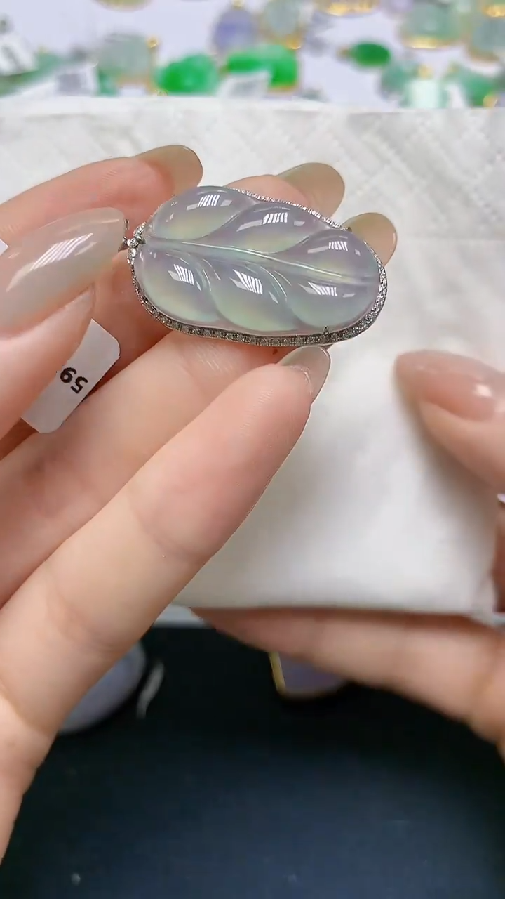 翡翠18K金镶嵌颈饰天然缅甸A货翡翠