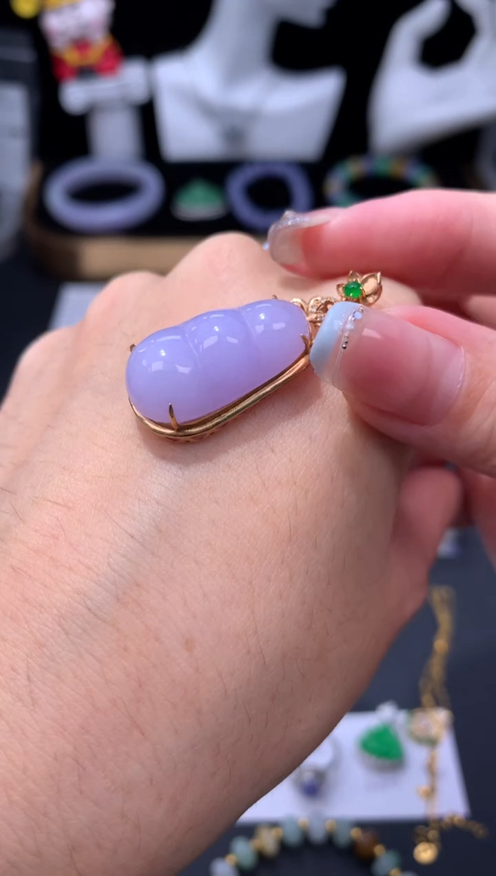 颈饰18K金镶嵌翡翠48小时鉴赏期 退货不扣服务费