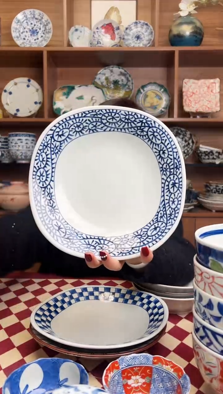 【闪购商品】瓷片蛸唐草紋 21cm多用盘