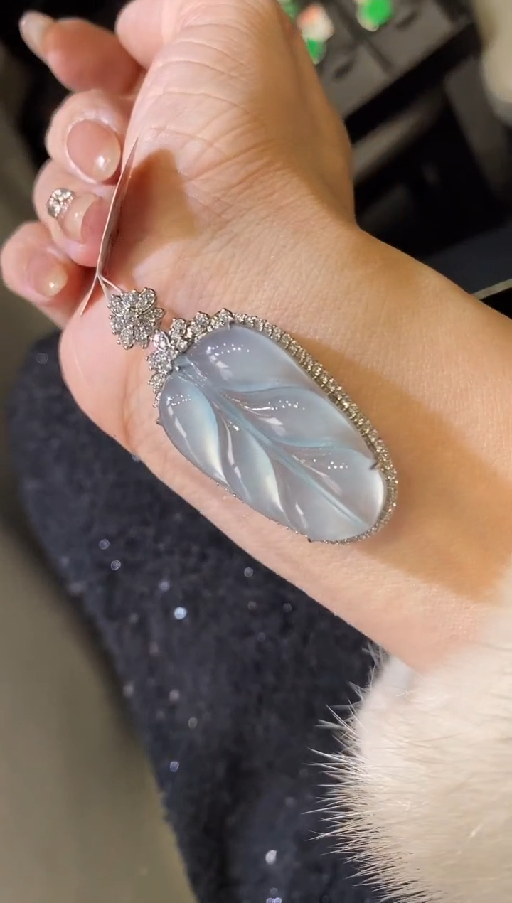 吊坠(不含链)18K金镶嵌翡翠叶子