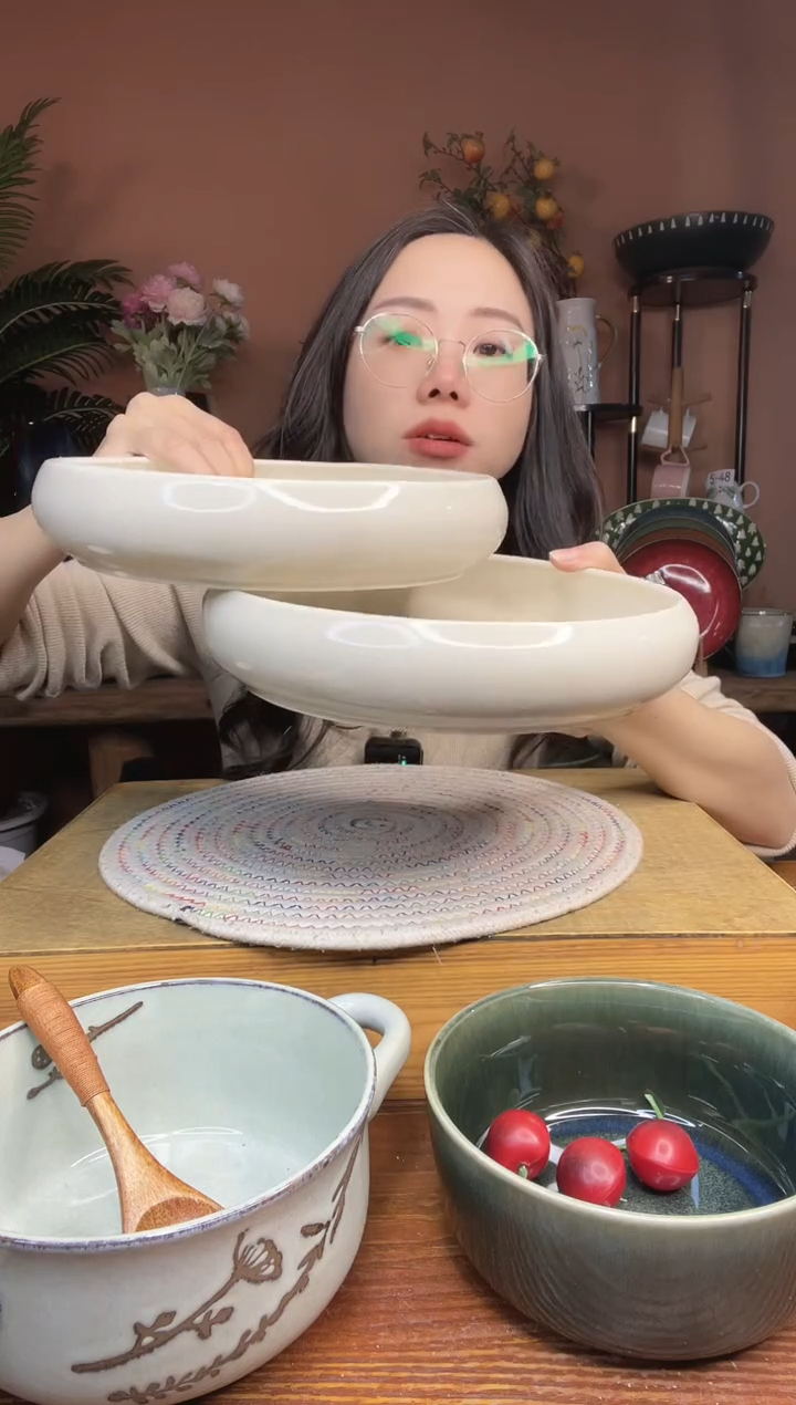 陶瓷8.5英寸大肚深盘 2件 微瑕疵