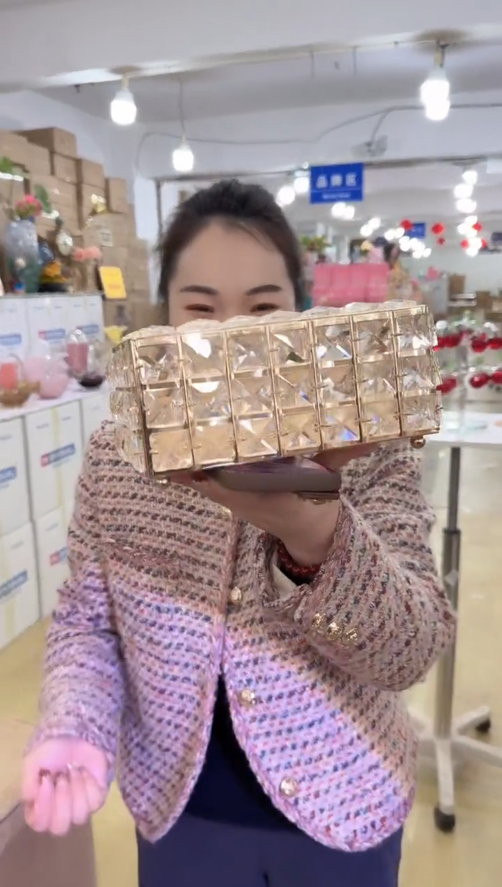 【闪购商品】无铅玻璃甄选花器-m-早9